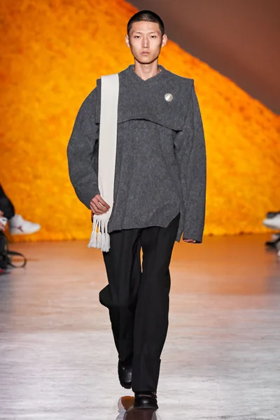 Look 19